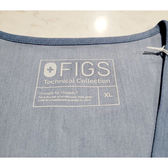 NWT FIGS Womens Casma Three Pocket Scrub Top Light Blue Size XL - Picture 6 of 10